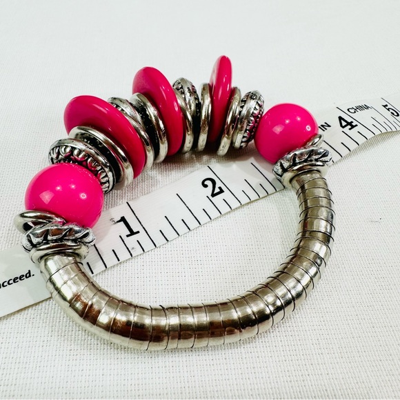 SILVER TONE HOT PINK  BEADED BOHO CHIC STRETCH BRACELET NWOT CHUNKY GLAM - Picture 7 of 7